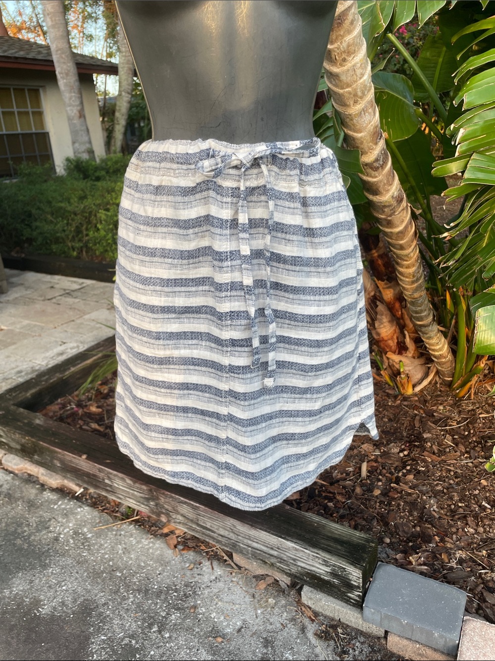 Cazalon linen, navy and white striped skirt
